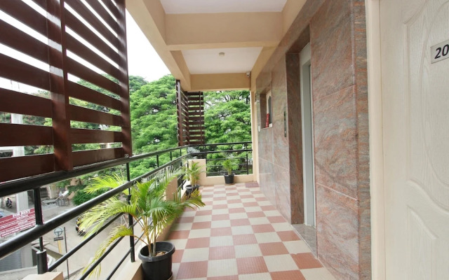 Collection O 2235 Oh My Rooms Indranagar