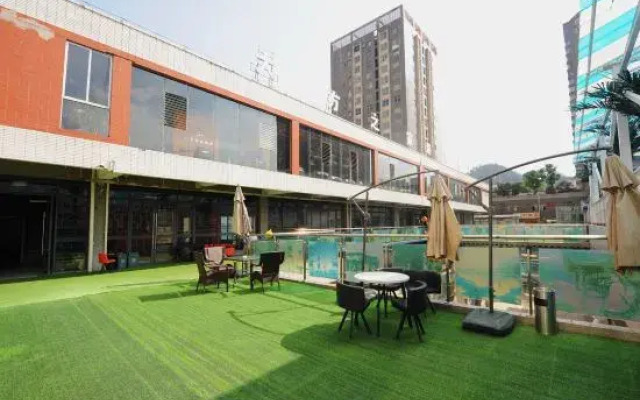 Deepness Hotel