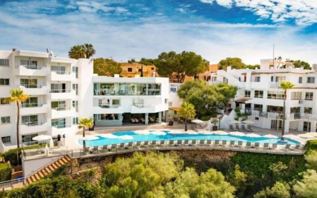 Ses Casas De Cala Ferrera