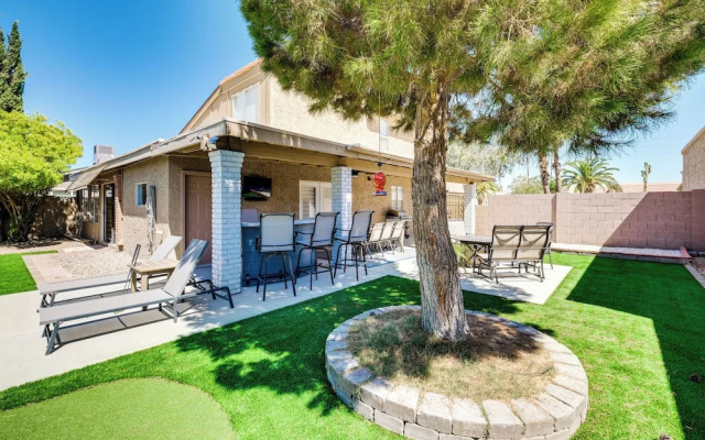 Sun Lakes Home: Fire Pit, Patio, Grill!