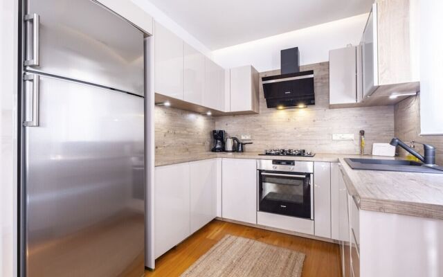 Missafir Exquisite and Central Flat in Nisantasi