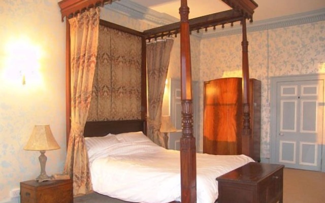 Kelly House