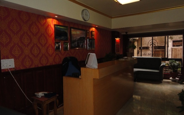 Seven Seas Hotel