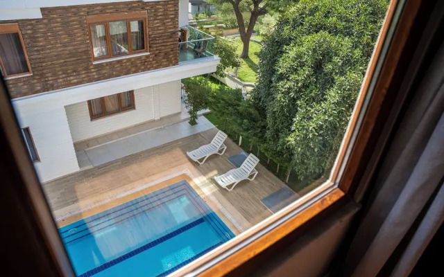 Lara Breeze Homes Hotel