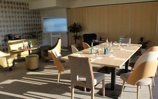 Golden Tulip Roissy Saint Witz