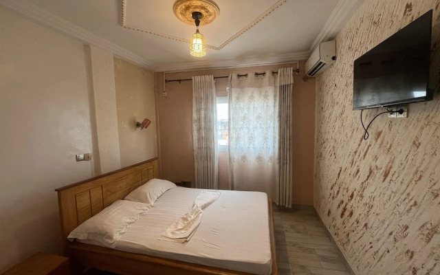 LIVELY HOTEL & Suites