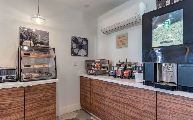 Best Western Plus Executive Suites