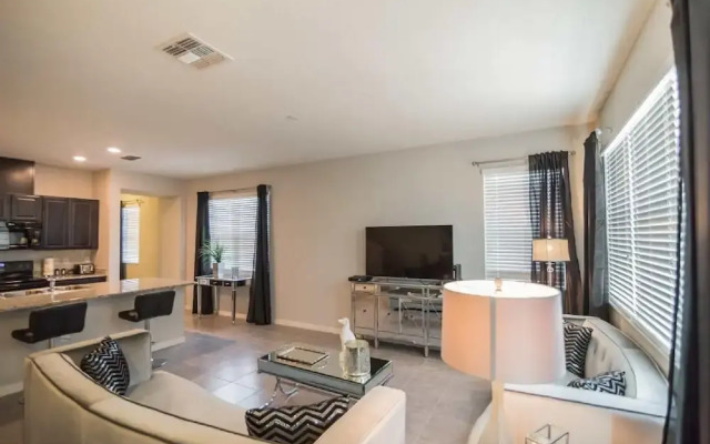 5137 Compass Bay