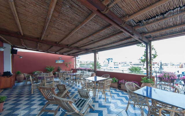 Petit Hotel