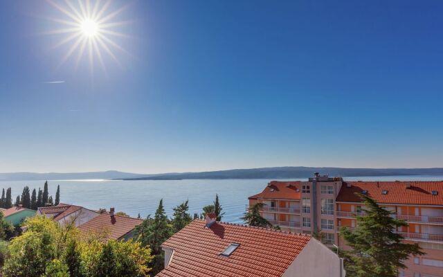 Modern Ground Floor Apartment With Private Terrace and Jacuzzi
