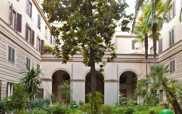 Vatican apartments-Vatican Museums area