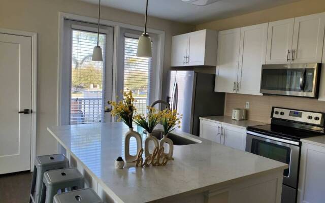 FRONTDESK The Point at Town Center Apts Jacksonville