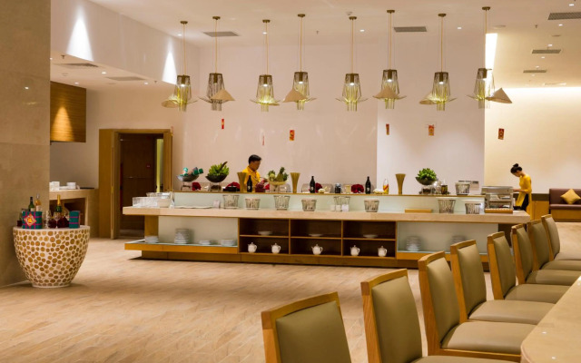 Starcity Hotel & Condotel Beachfront Nha Trang