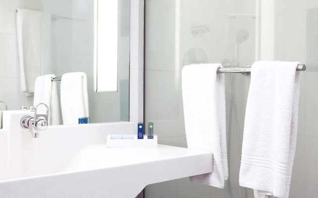 Novotel London Heathrow Airport M4 Jct. 4