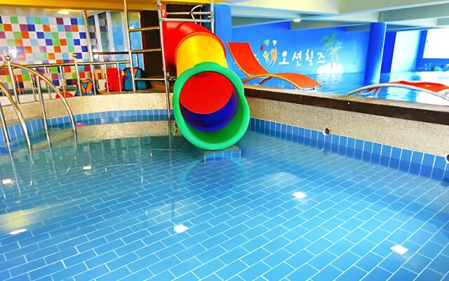 Gyeongju Come&play Pension