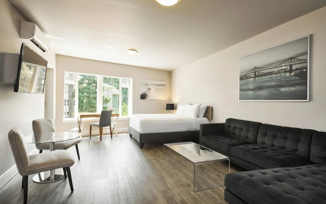SoLo Suites