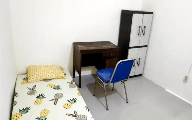 Kabin Kapsul Halte UI Depok - Male Only