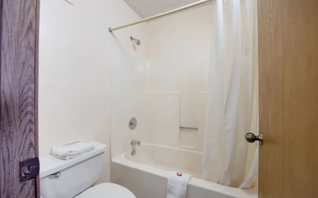 OYO Hotel Tulsa International Airport