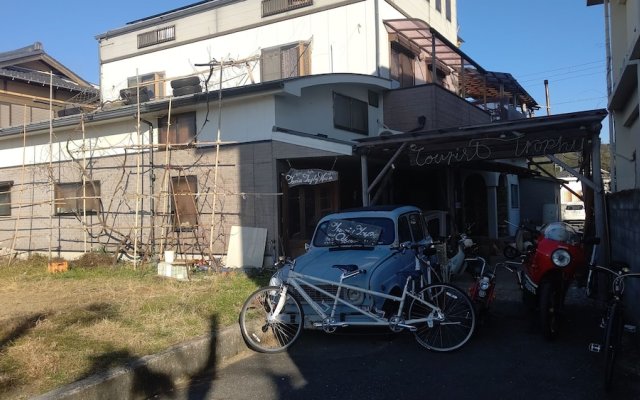 Awaji Tourist Trophy House