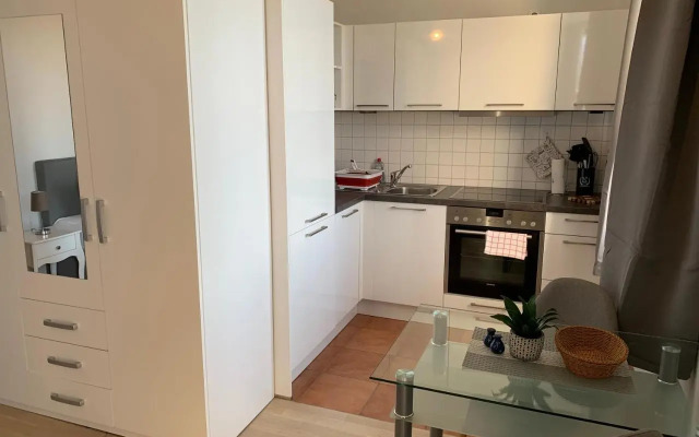 Einraumapartment mit Seeblickbalkon