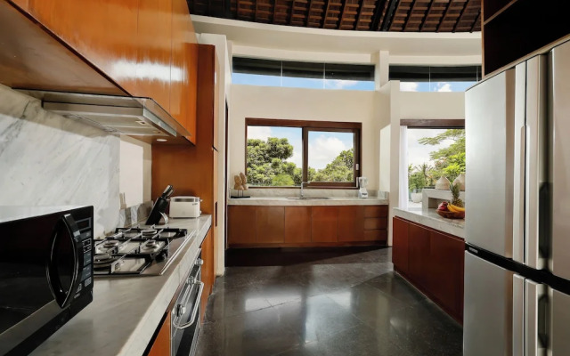 Villa Oshra by Nakula