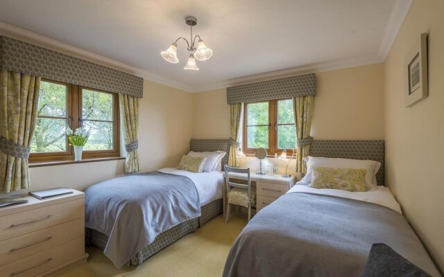 Copps Castle Bed & Breakfast