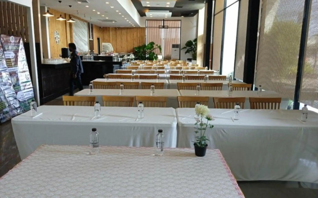 Wisdom Hotel & Residence