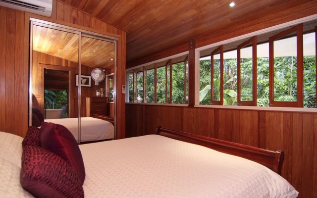 Port Douglas Valley Retreat – Guest Rooms – Mowbray