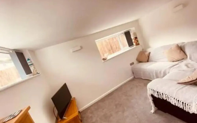 Mousehole Two-bed Bungalow With Parking