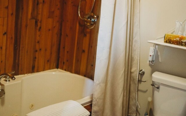 The Carriage House Inn