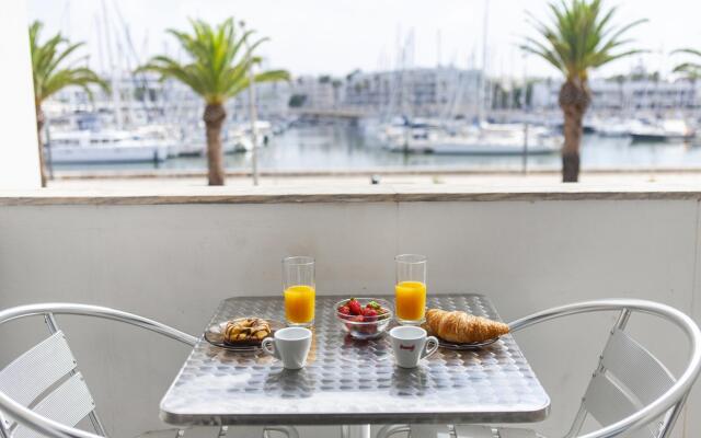 A01 - Marina Mirror Harbour