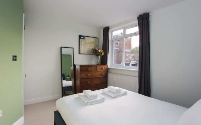 Lovely 2 Bedroom Flat Near Whitechapel Station