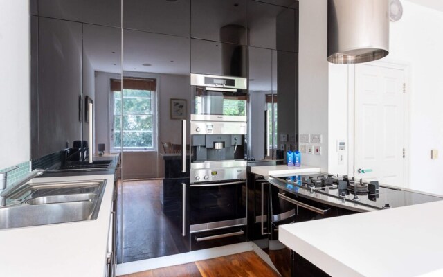 Spacious Pimlico Apartment