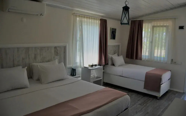 Le Petit Hotel ve Bağ Evi