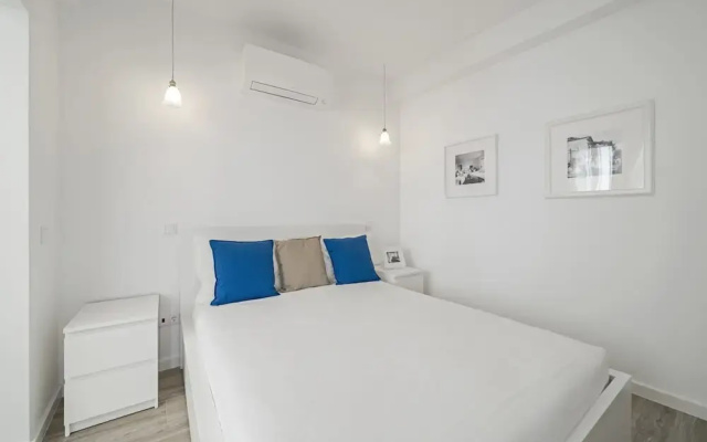 Drapes Design Apartments I by An Island Apart