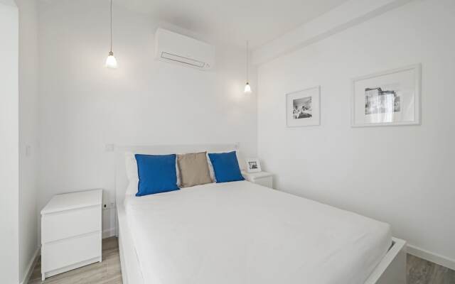 Drapes Design Apartments I by An Island Apart