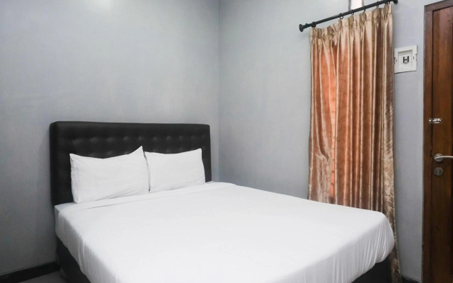 Super OYO 1226 Al Abror Homestay