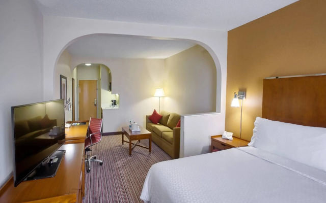 Four Points by Sheraton Charlotte - Pineville