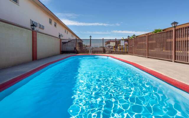 Days Inn by Wyndham Alamogordo/White Sands