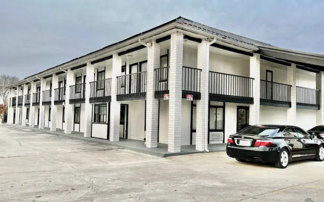 Economy Inn And Suites