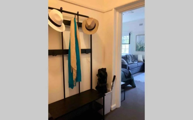 East Melbourne City Studio - Amazing Location & Sunny Charm – Guest Rooms – Melbourne