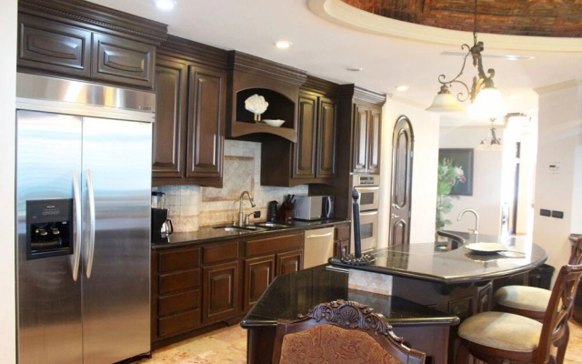 Esmeralda 3BR Jacuzzi EA 101 by Casago