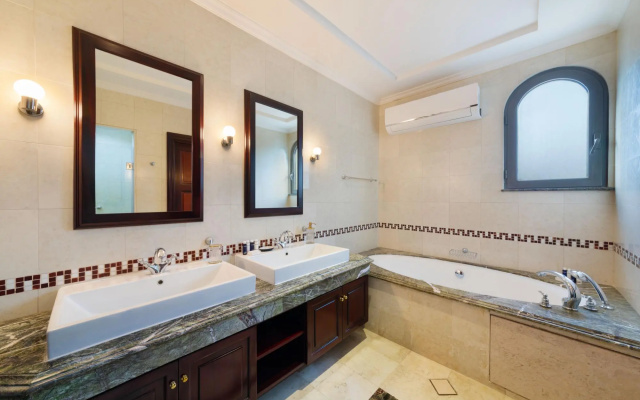 Private Pool & Beach Access Villa w/ Cinematic Vws