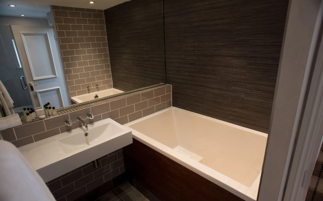 Colonnade Hotel London