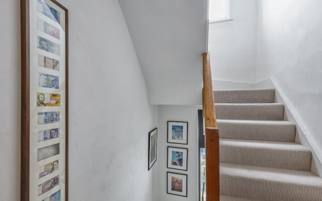Stylish Family home near Camden