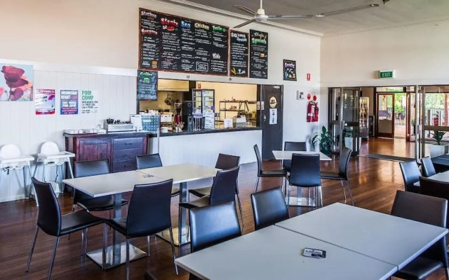 Diggers Tavern Hotel