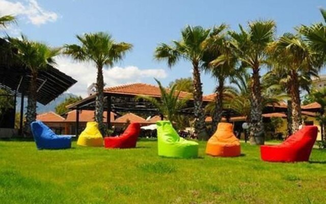 Club Akman Beach Hotel