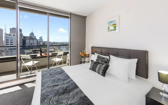 Aura on Flinders Serviced Apartments