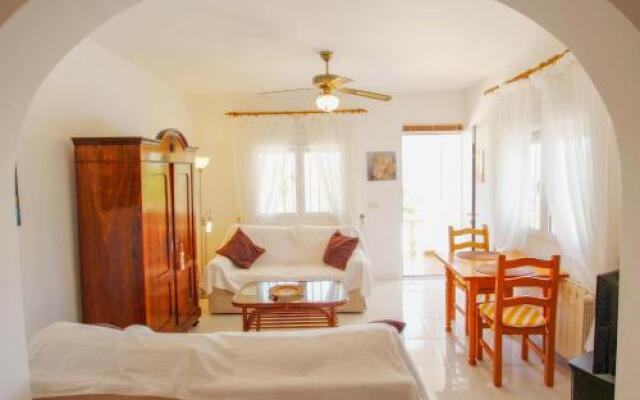 Alma - holiday home with private swimming pool in Benitachell