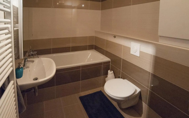 After Eight Apartment